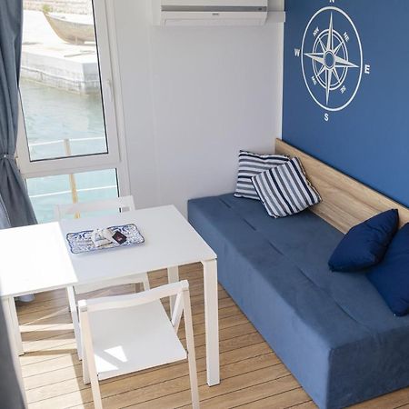 Houseboat Floatart Experience Bisceglie 호텔 외부 사진