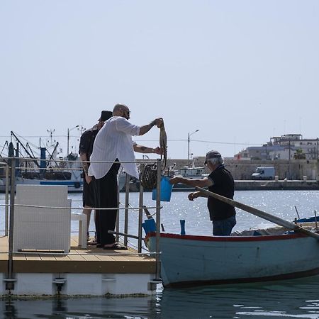 Houseboat Floatart Experience Bisceglie 호텔 외부 사진