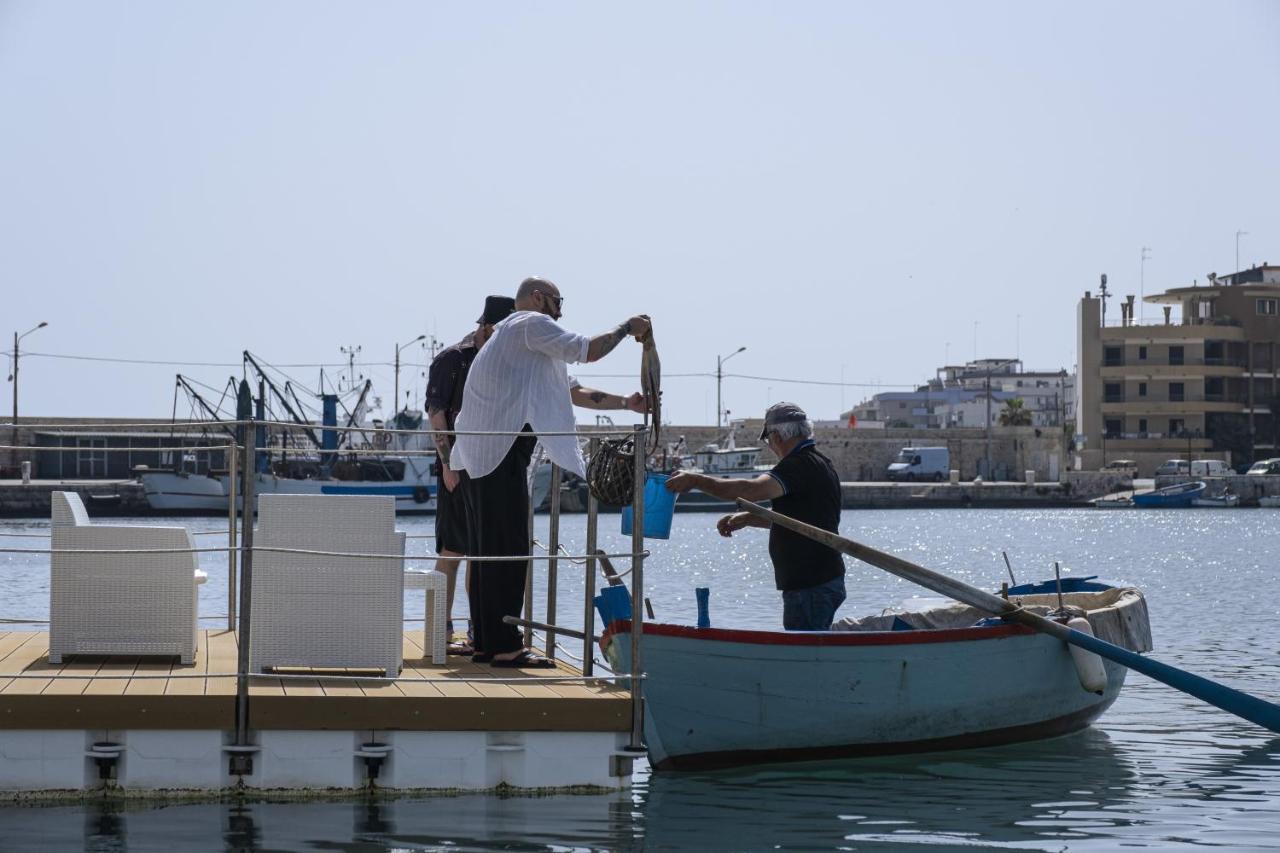 Houseboat Floatart Experience Bisceglie 호텔 외부 사진